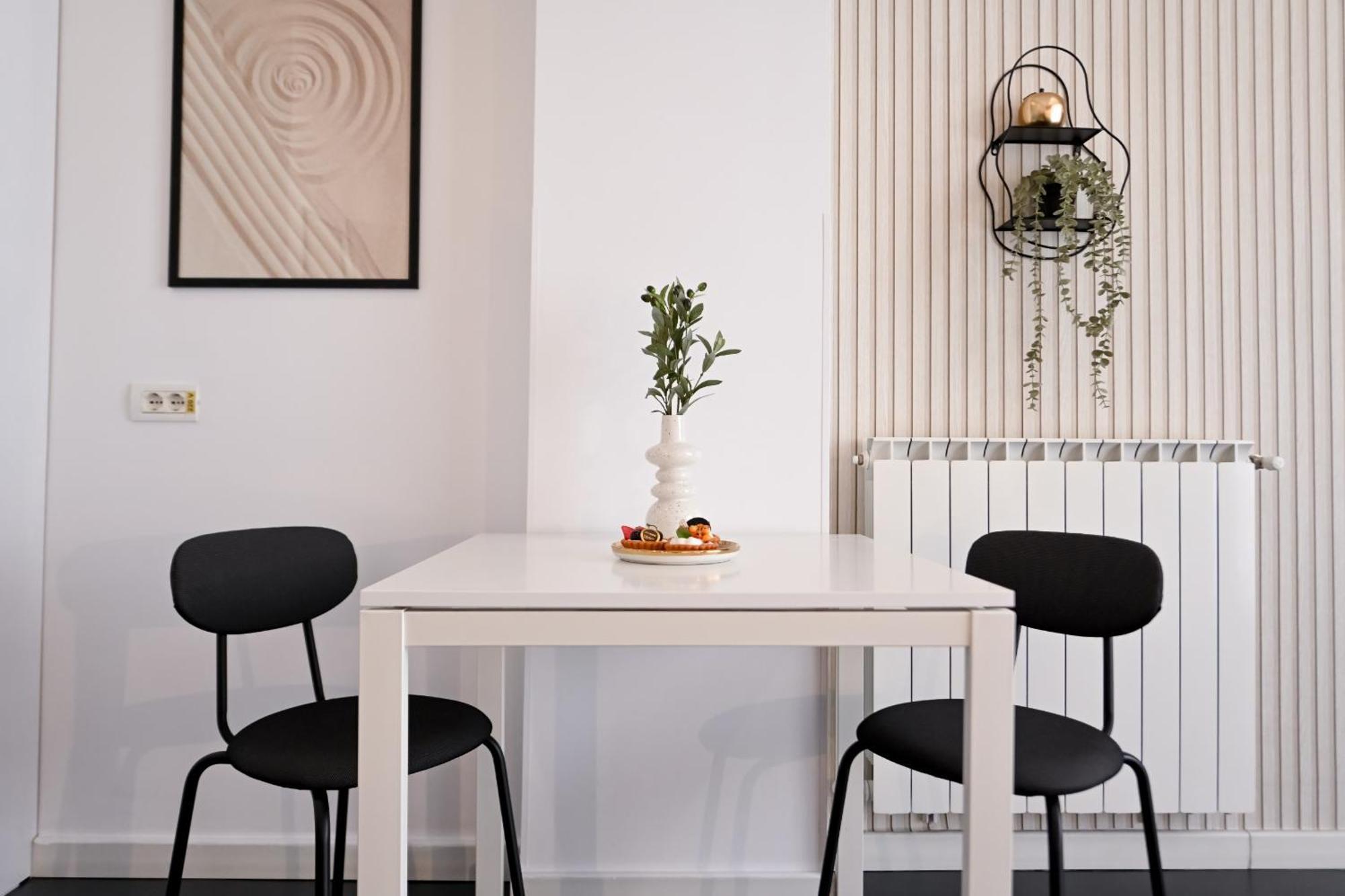 Urban Elegance - Stylish Central Accommodation Bucarest Extérieur photo