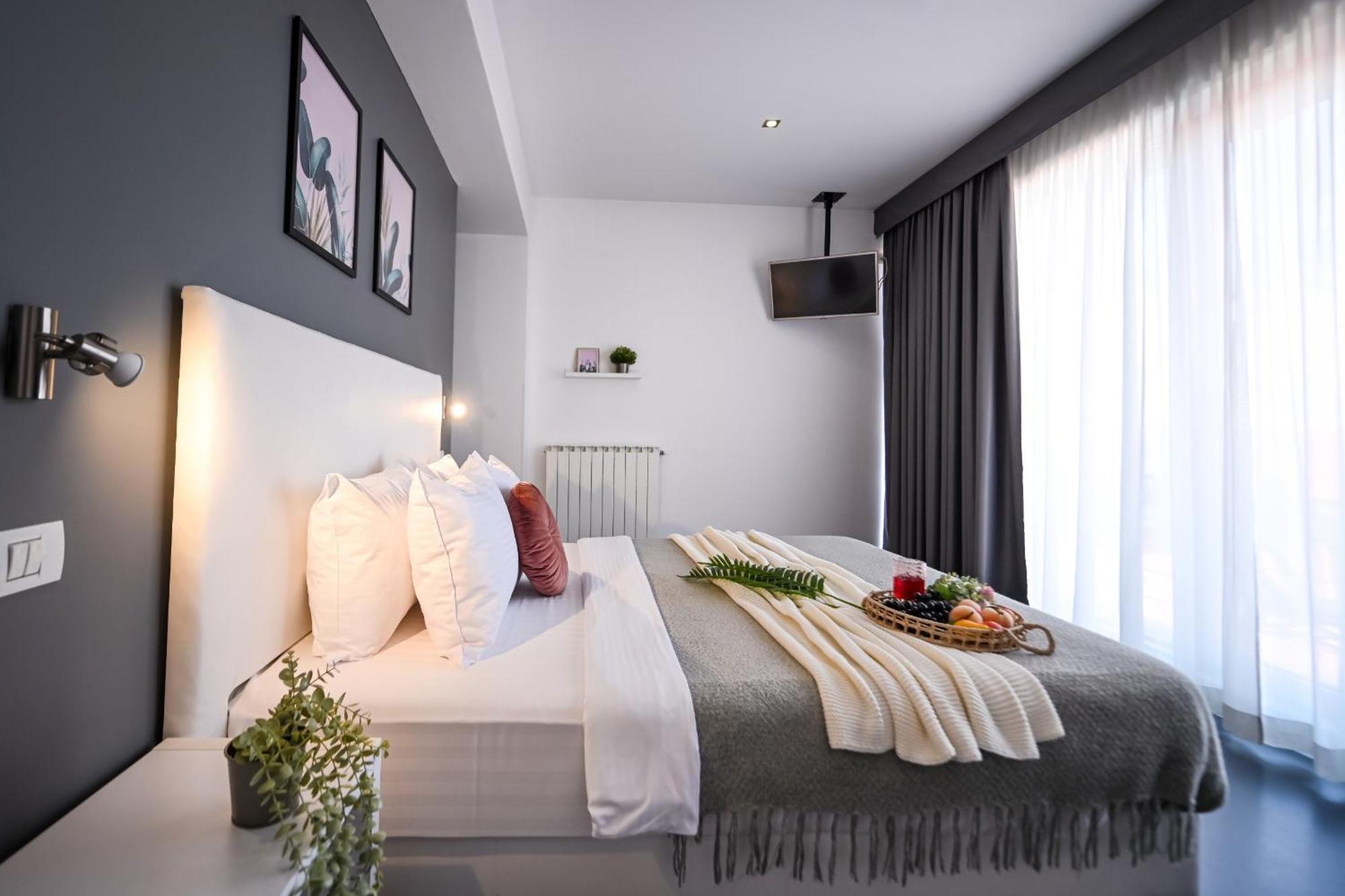Urban Elegance - Stylish Central Accommodation Bucarest Chambre photo